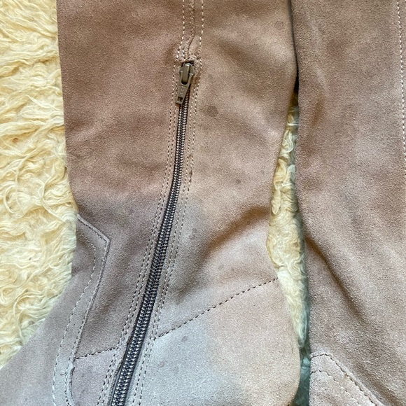 Suede boots. White mountain brand, size 8. - Picture 6 of 7